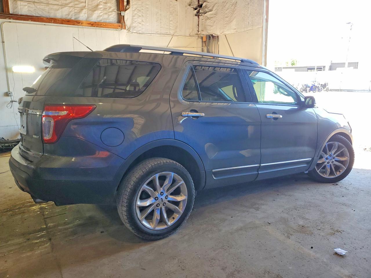 2015 Ford Explorer Xlt - Image 3