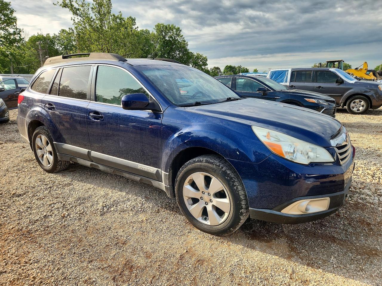 2010 Subaru Outback 2.5I Premium - Image 4