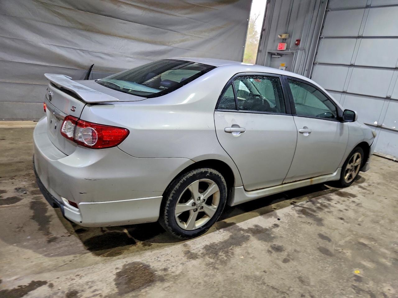 2011 Toyota Corolla S - Фото 3