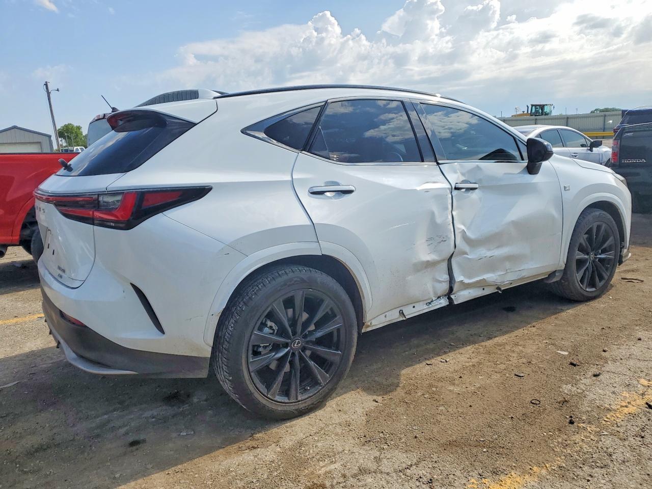 2023 Lexus Nx 350 - Image 3