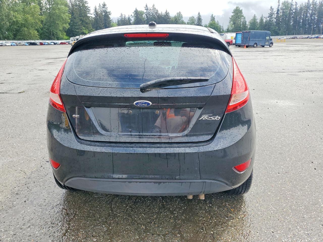 2011 Ford Fiesta Se - Фото 6