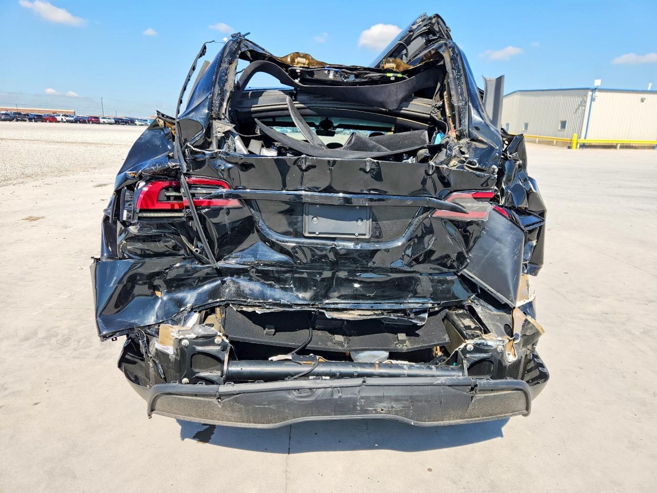 2026 Tesla Model X - Image 6
