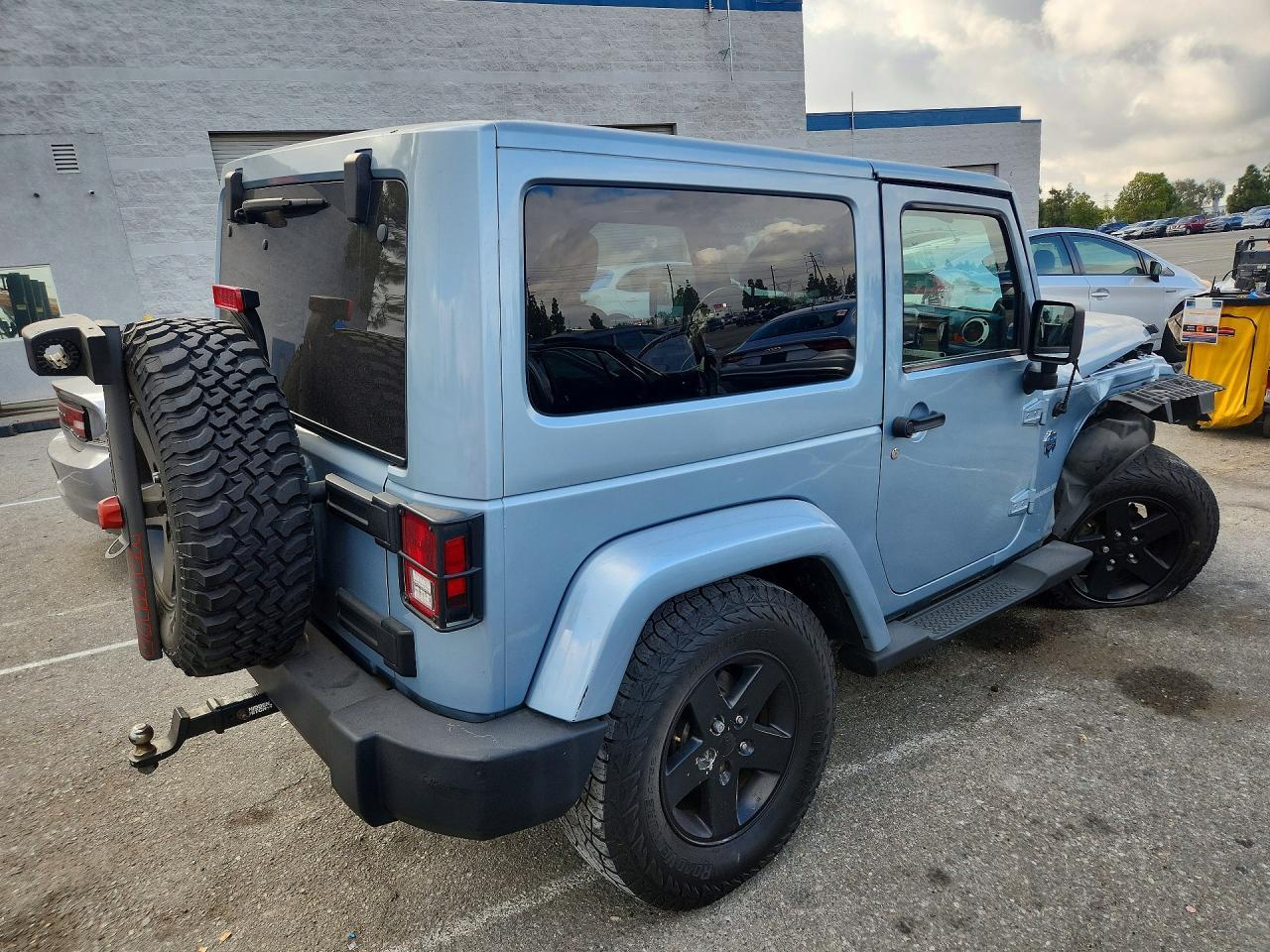2012 Jeep Wrangler Sahara - Image 3