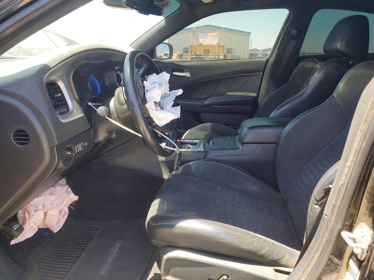 2017 Dodge Charger R - Image 7