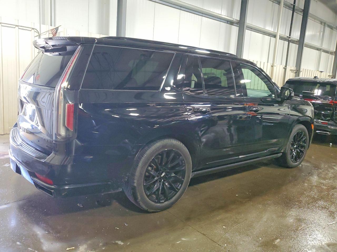 2021 Cadillac Escalade Sport Platinum - Image 3