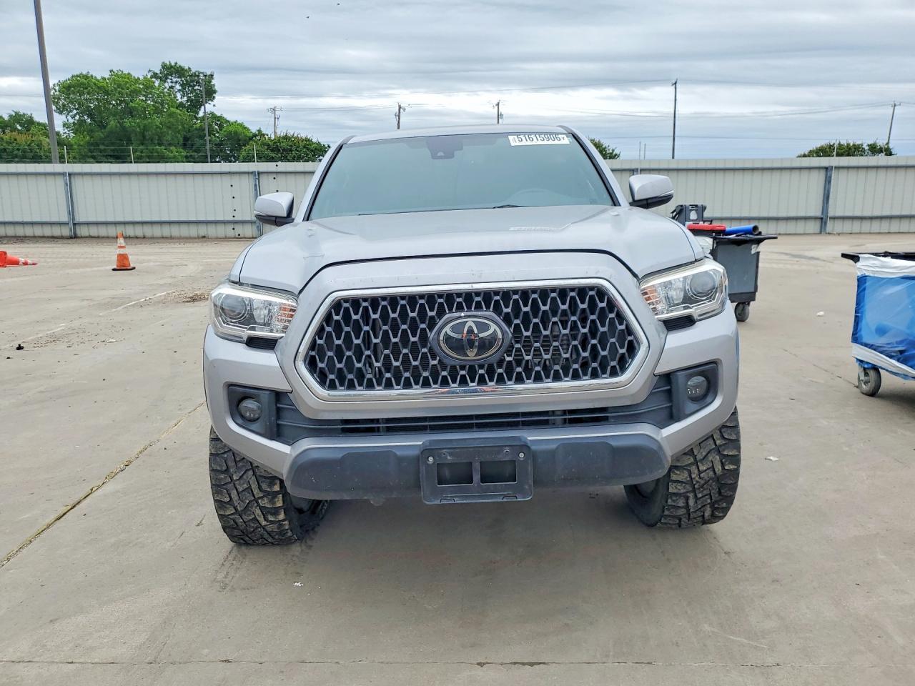 2019 Toyota Tacoma - Image 5