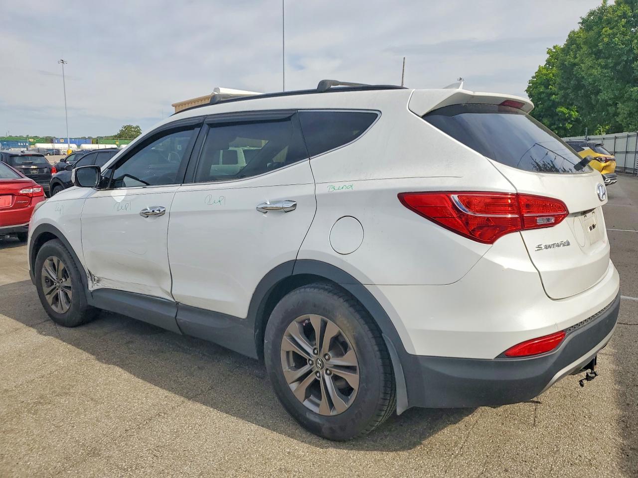 2014 Hyundai Santa Fe Sport 2.4L - Image 2
