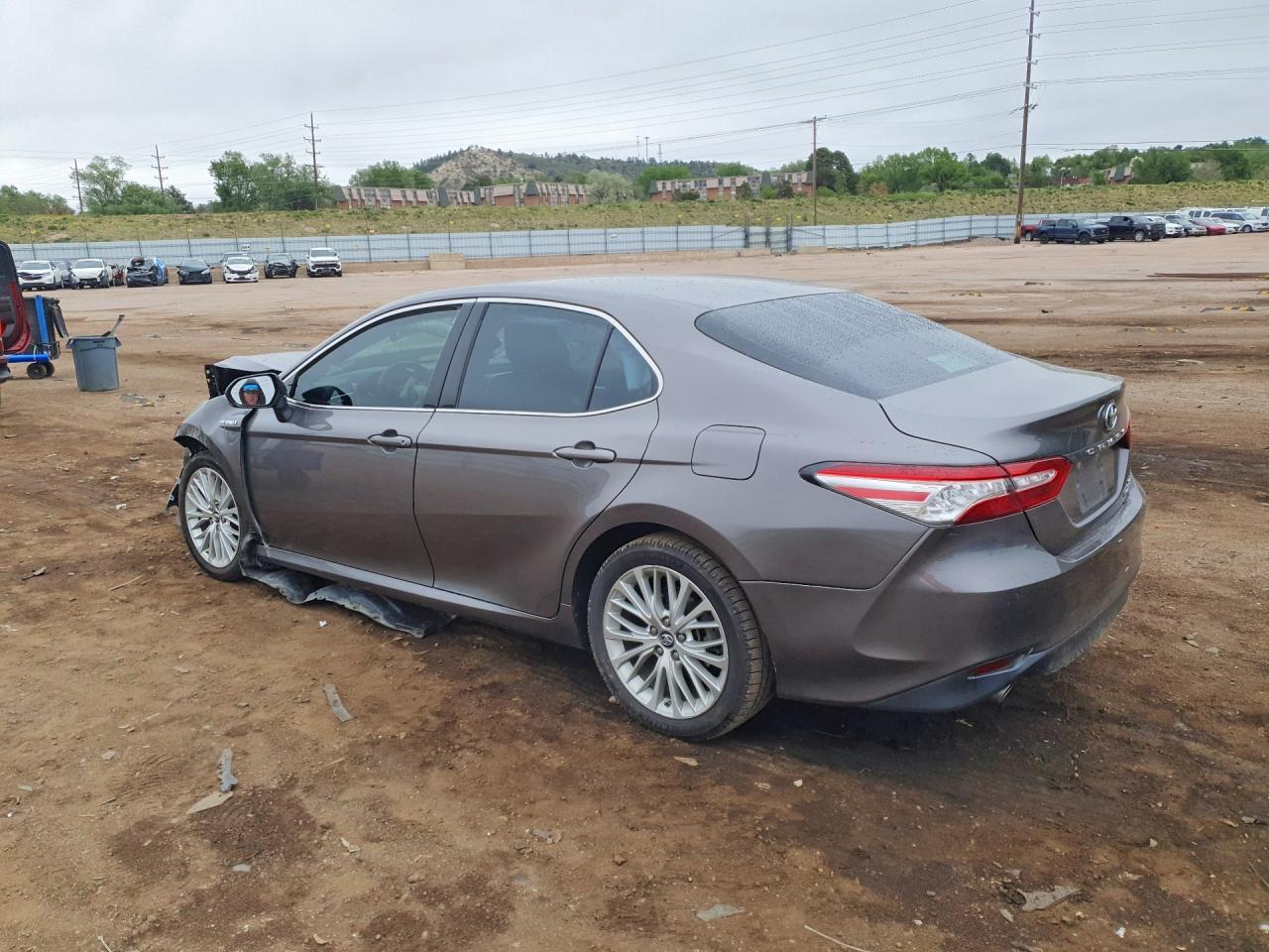 2018 Toyota Camry Hybrid Xle - Image 2
