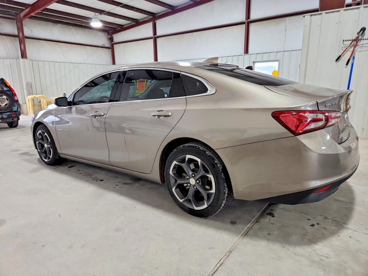 2022 Chevrolet Malibu Lt - Фото 2