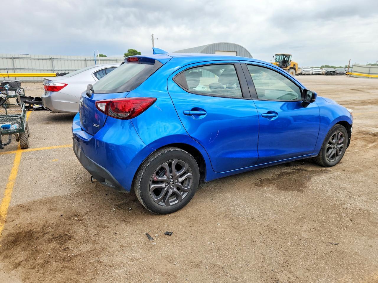 2020 Toyota Yaris Hatchback Xle - Фото 3
