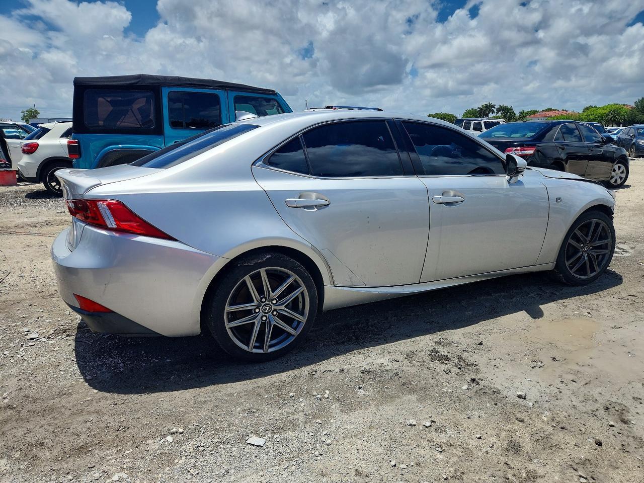 2016 Lexus Is 200T - Фото 3