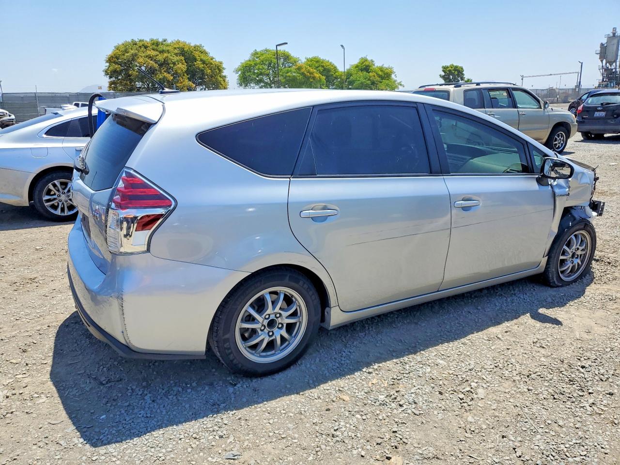2017 Toyota Prius V Three - Фото 3