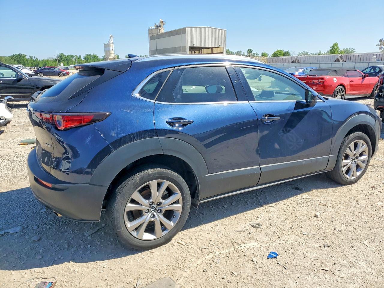 2022 Mazda Cx-30 Premium - Image 3