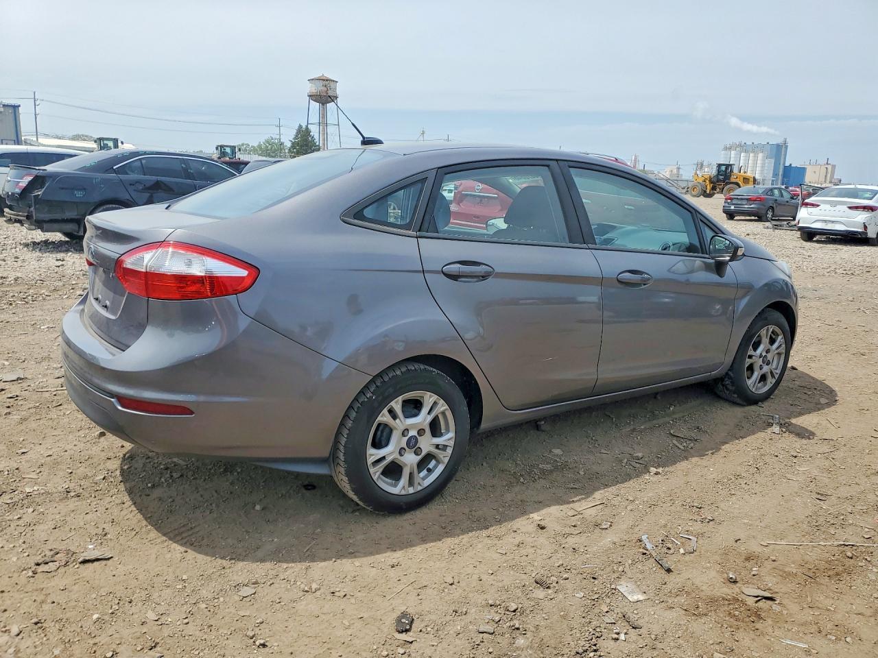 2014 Ford Fiesta Se - Фото 3
