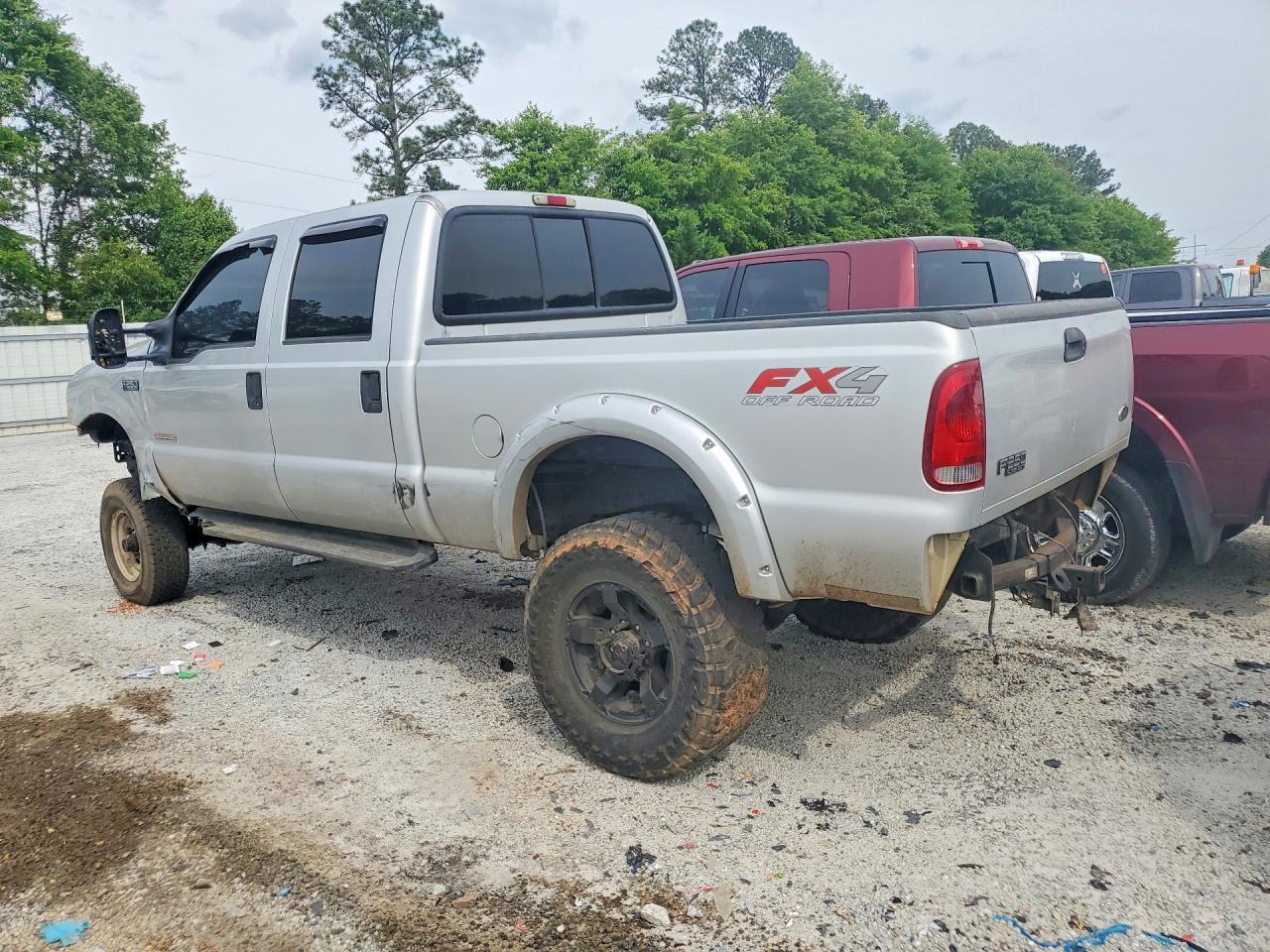 2004 Ford F250 Super Duty - Image 2