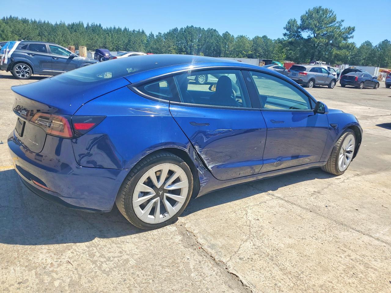 2022 Tesla Model 3 - Фото 3