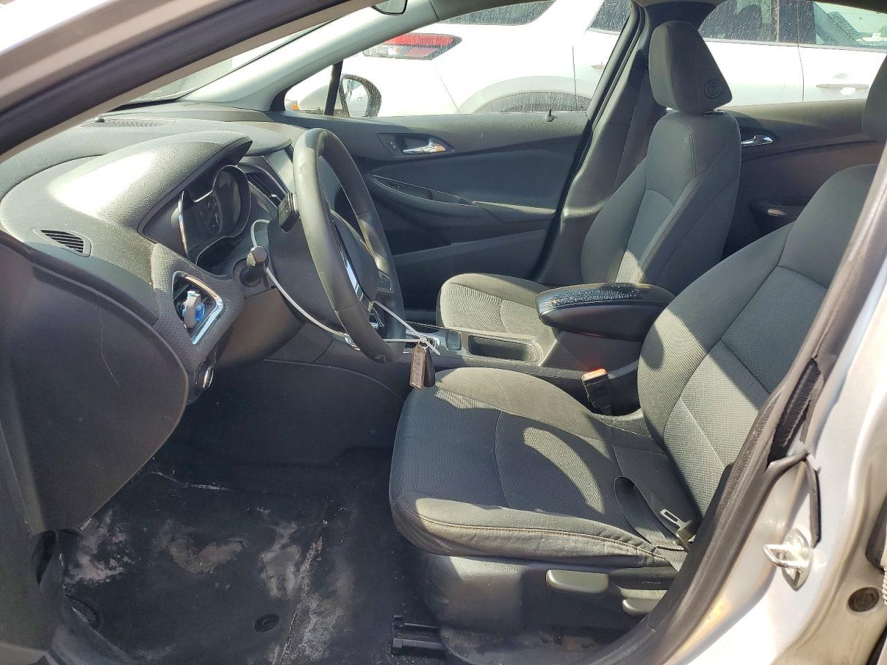 2019 Chevrolet Cruz - Image 7
