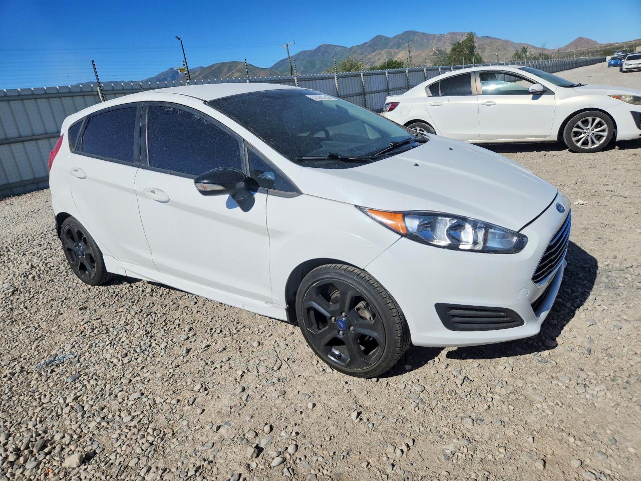 2016 Ford Fiesta Se - Фото 4