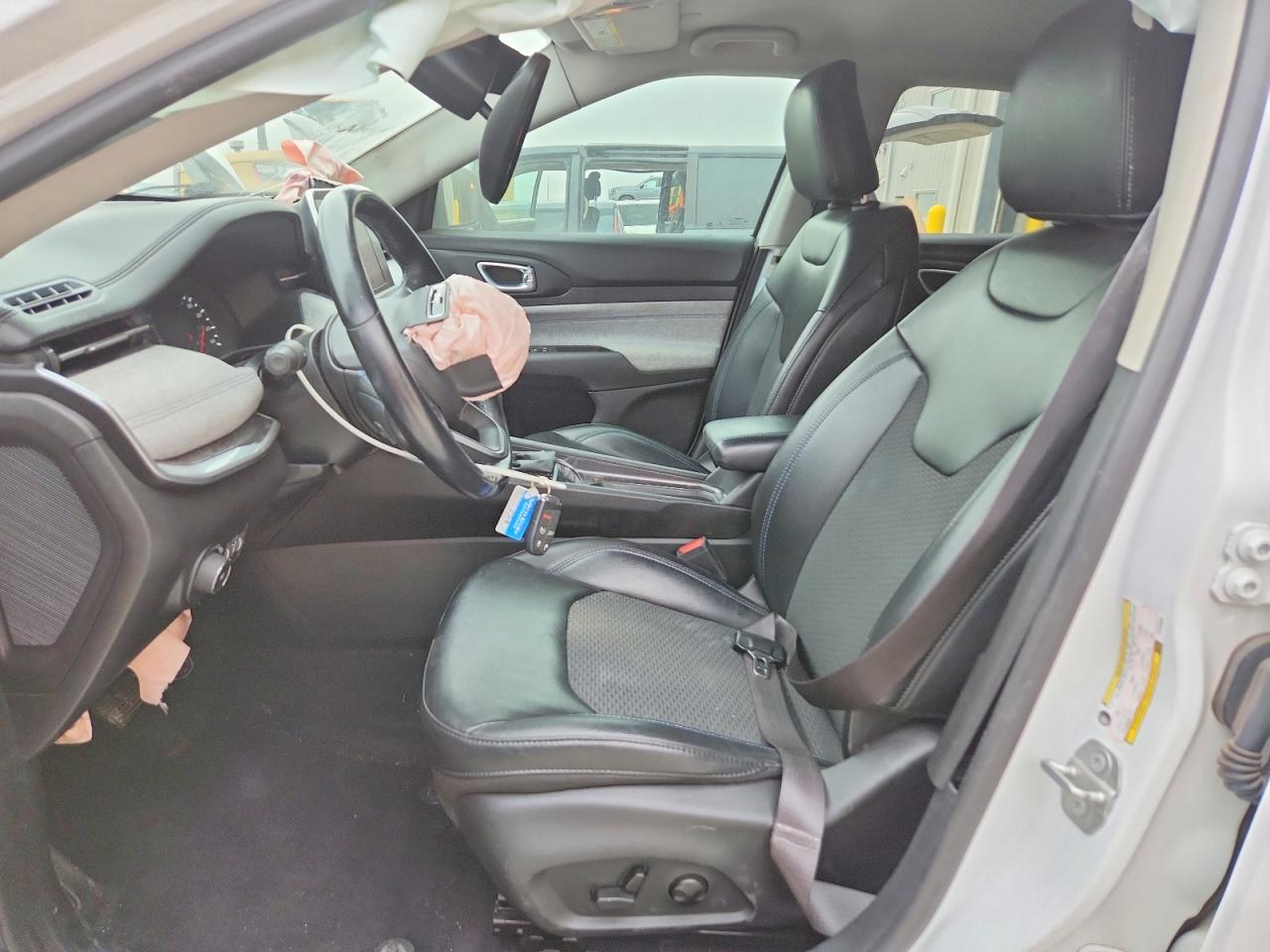 2022 Jeep Compass Latitude - Image 7
