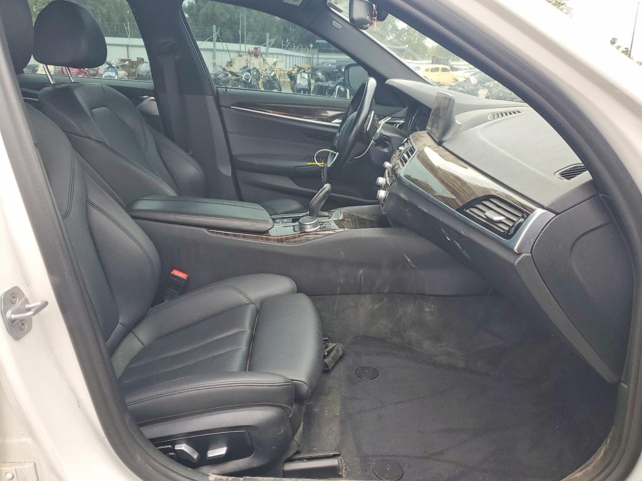 2018 BMW 530 I - Image 7