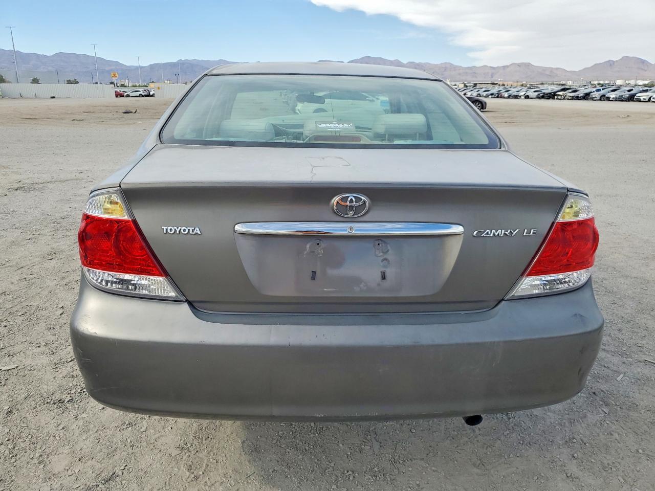 2005 Toyota Camry Le - Фото 6