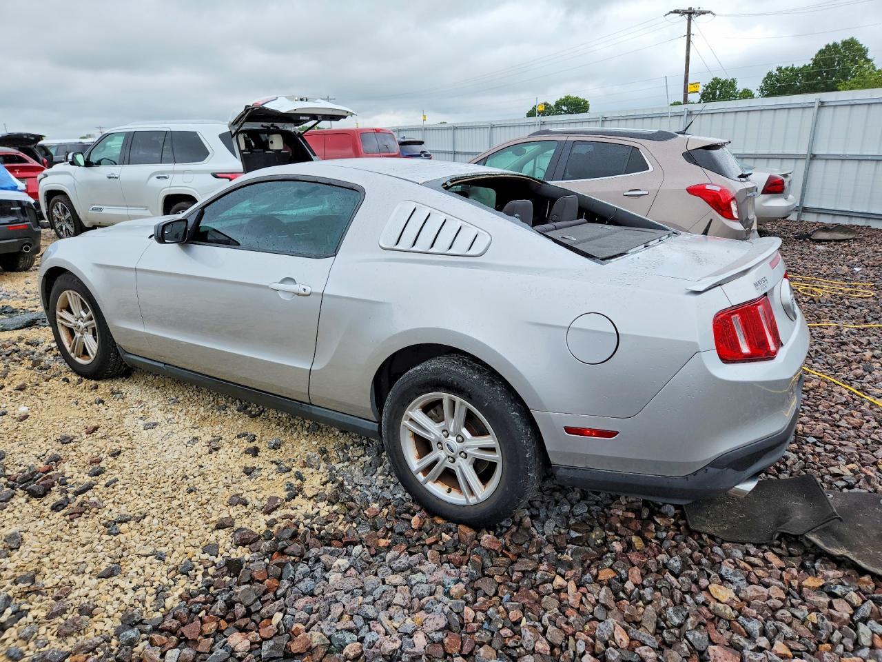 2012 Ford Mustang - Фото 2