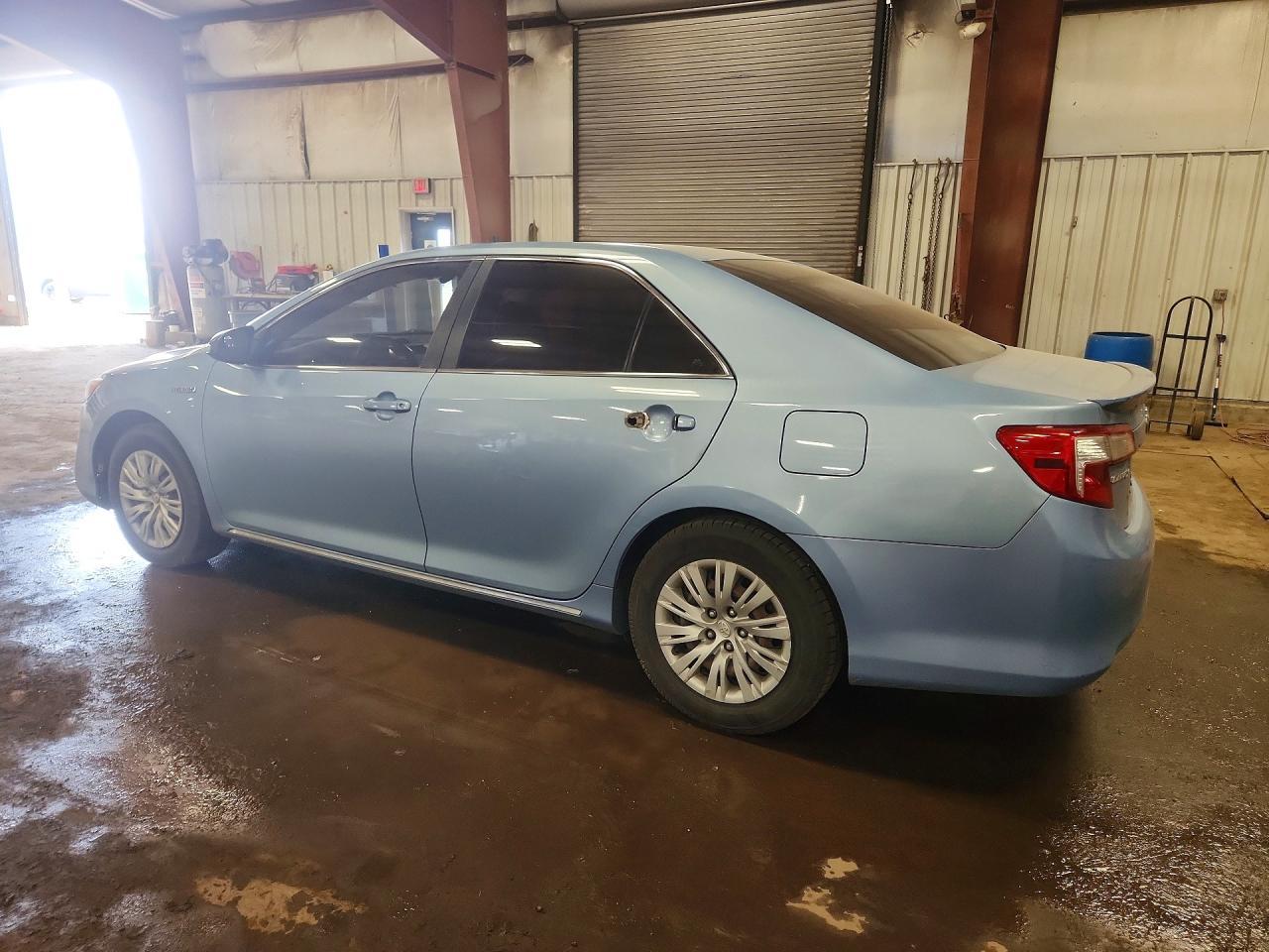 2012 Toyota Camry Hybrid Le - Фото 2