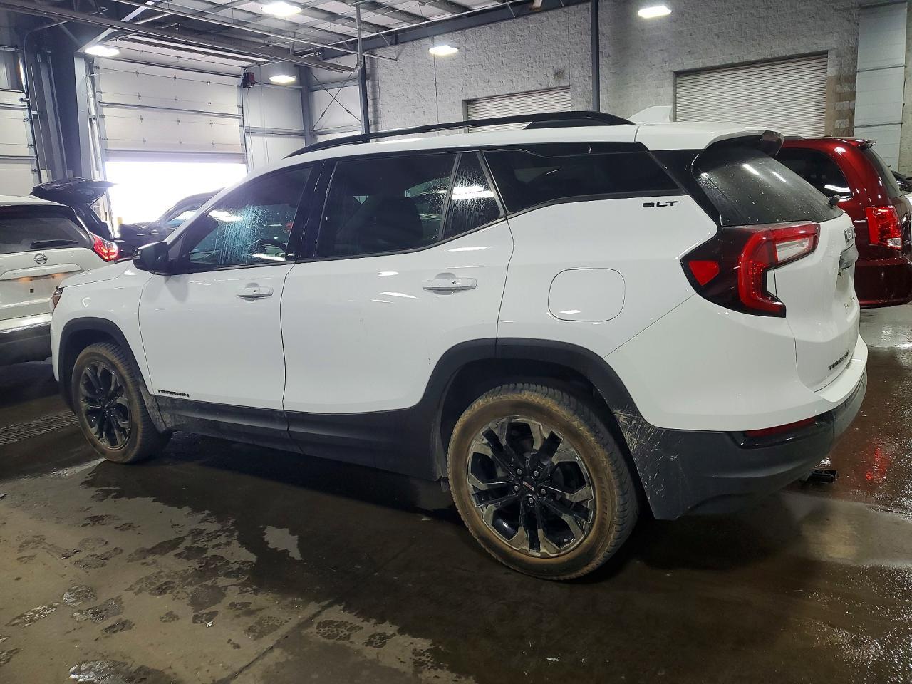 2022 GMC Terrain Slt - Фото 2
