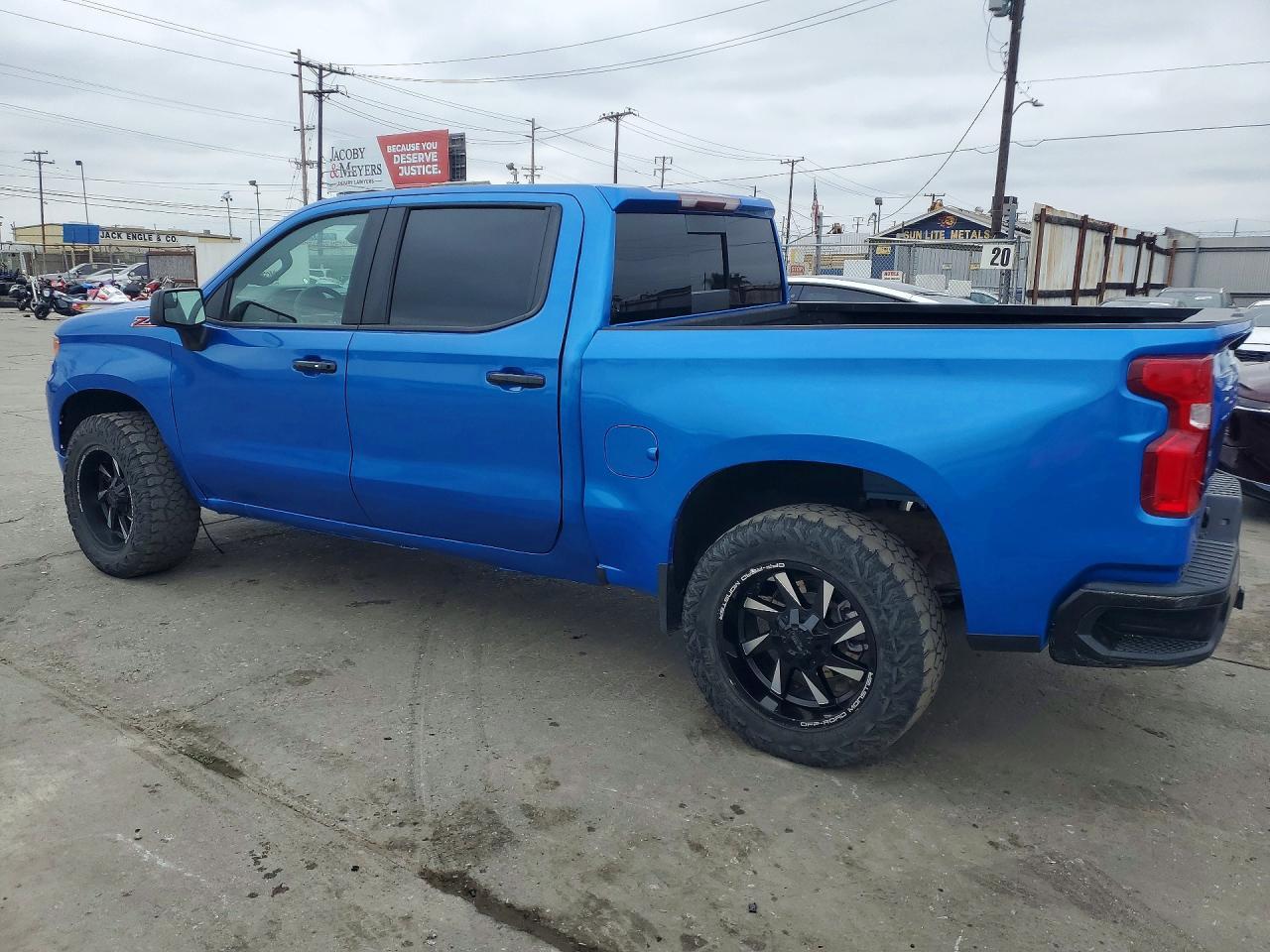 2025 Chevrolet Silverado K1500 Lt Trail Boss - Image 2