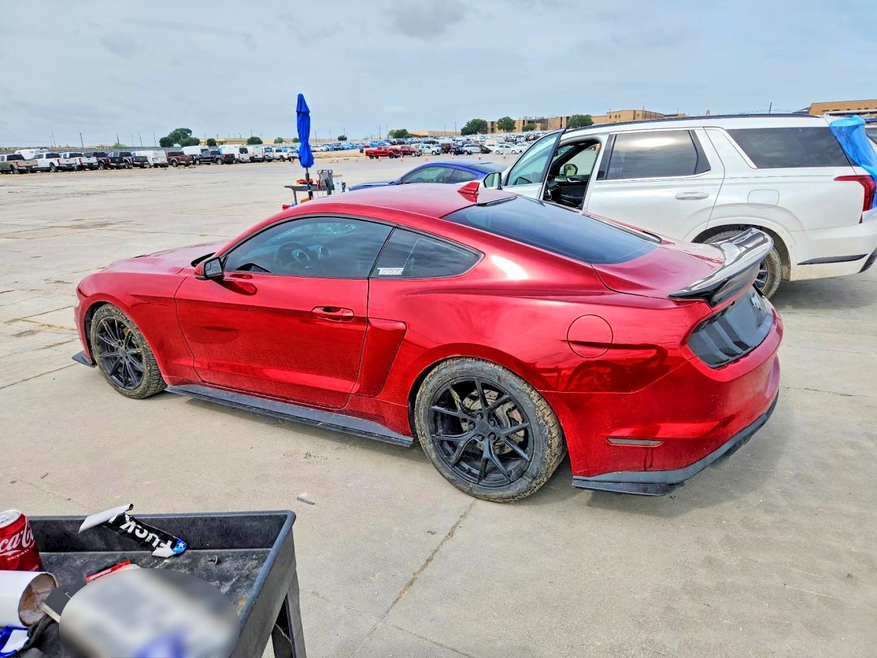 2020 Ford Mustang - Фото 2
