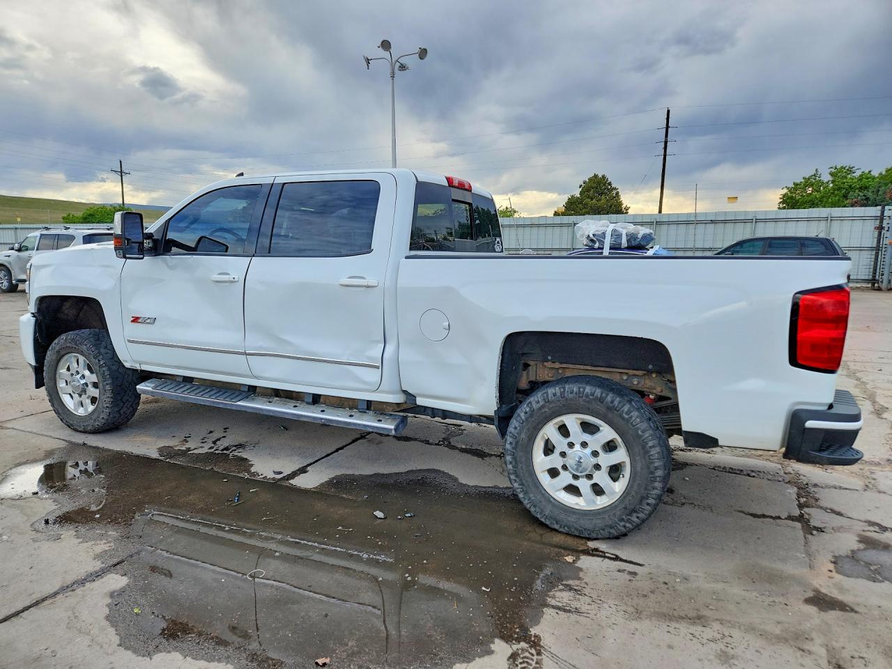 2018 Chevrolet Silverado K3500 Lt - Image 2