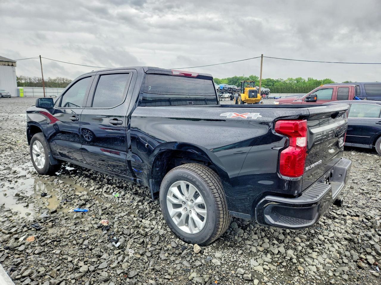 2024 Chevrolet Silverado K1500 Custom - Фото 2