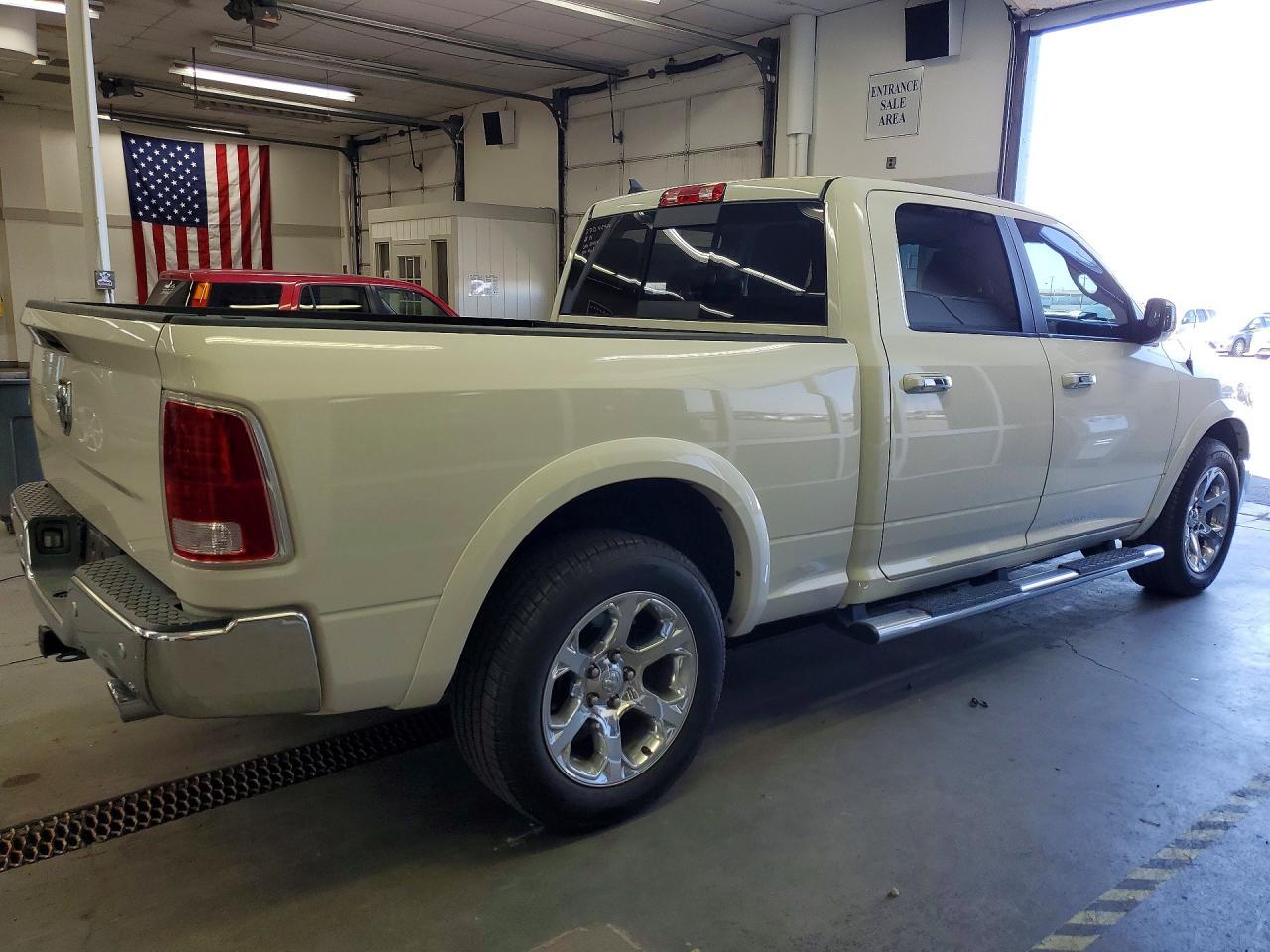2017 Ram 1500 Laramie - Фото 3
