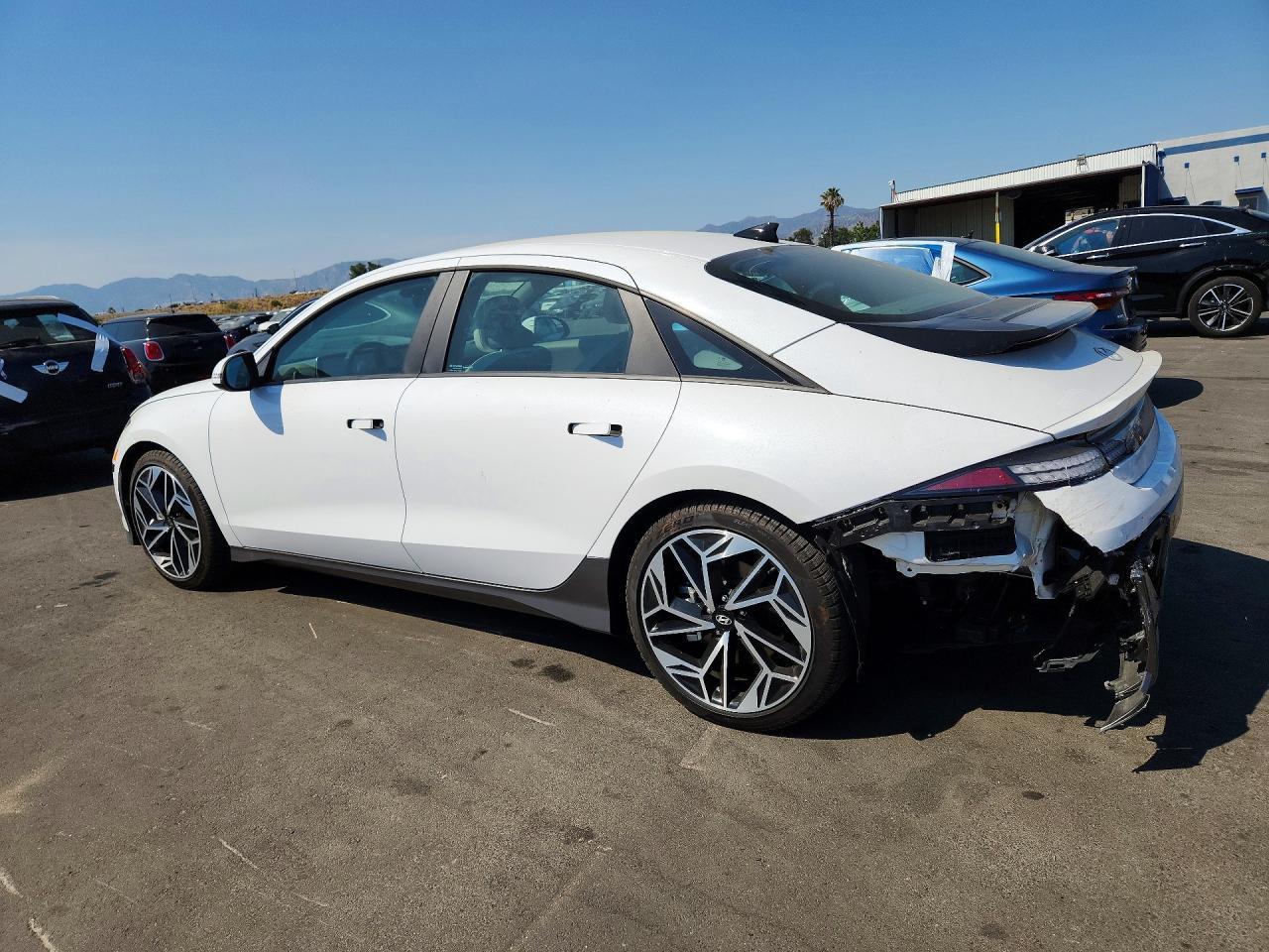 2025 Hyundai Ioniq 6 Sel - Image 2