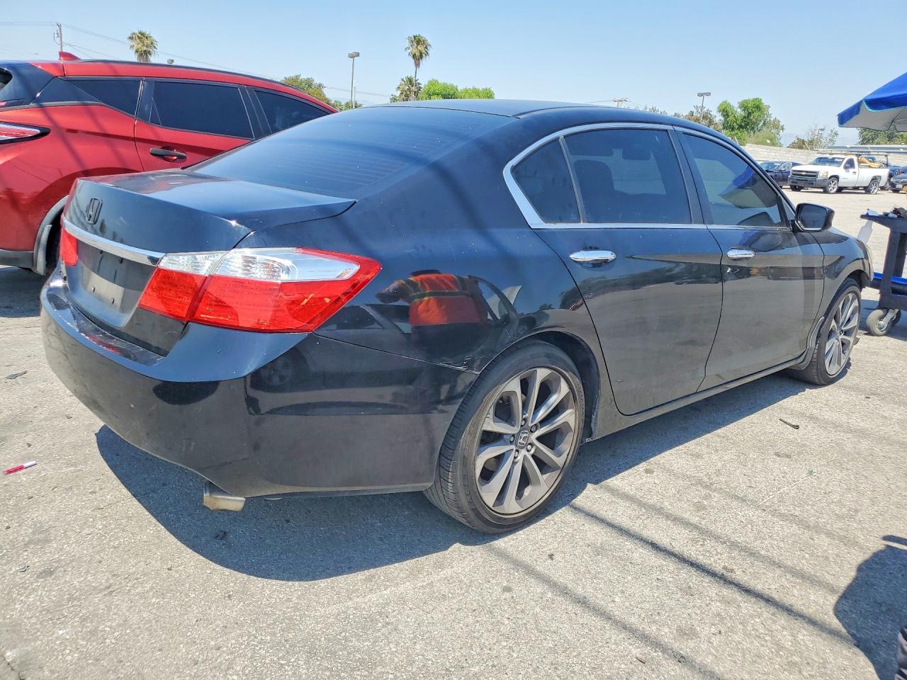 2014 Honda Accord Sport - Image 3