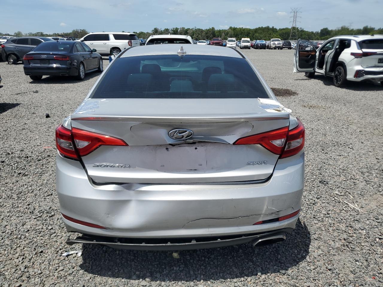 2015 Hyundai Sonata Sport - Image 6