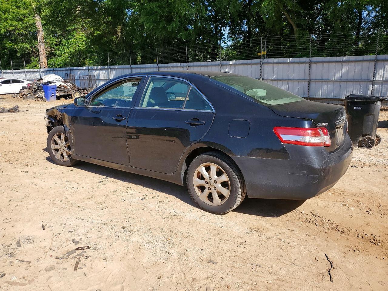 2011 Toyota Camry Le - Image 2