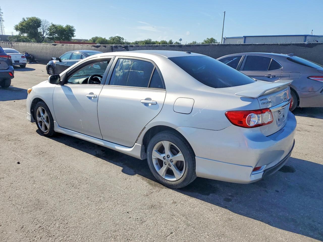 2011 Toyota Corolla S - Фото 2