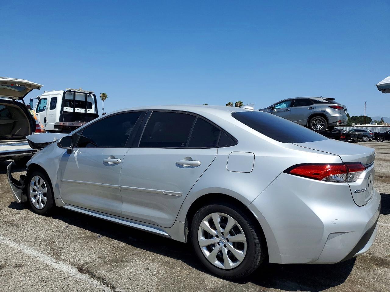 2021 Toyota Corolla Le - Фото 2