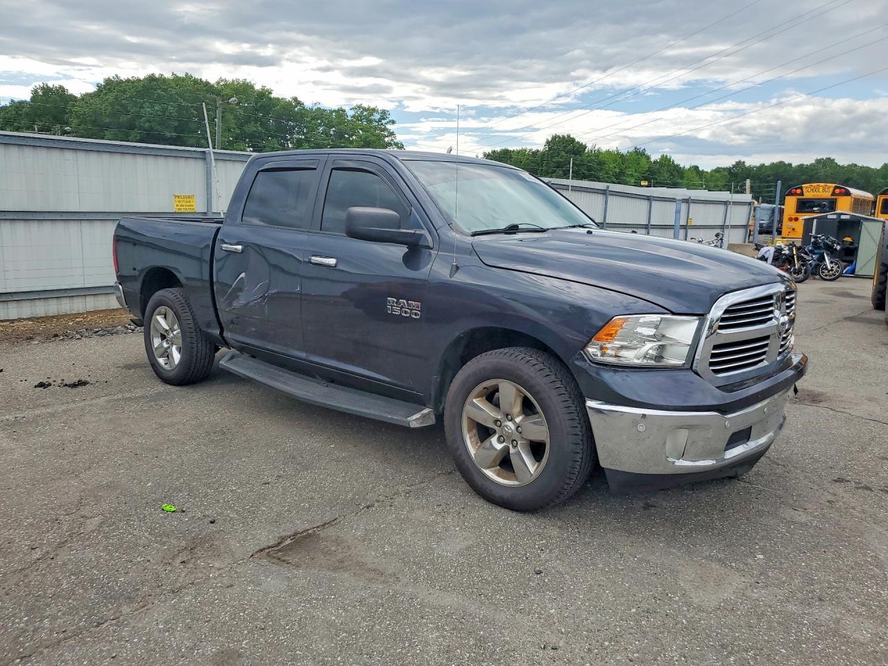 2015 Ram 1500 Slt - Image 4