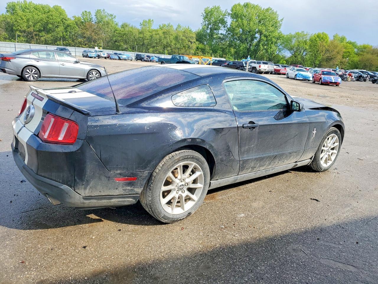 2011 Ford Mustang - Image 3