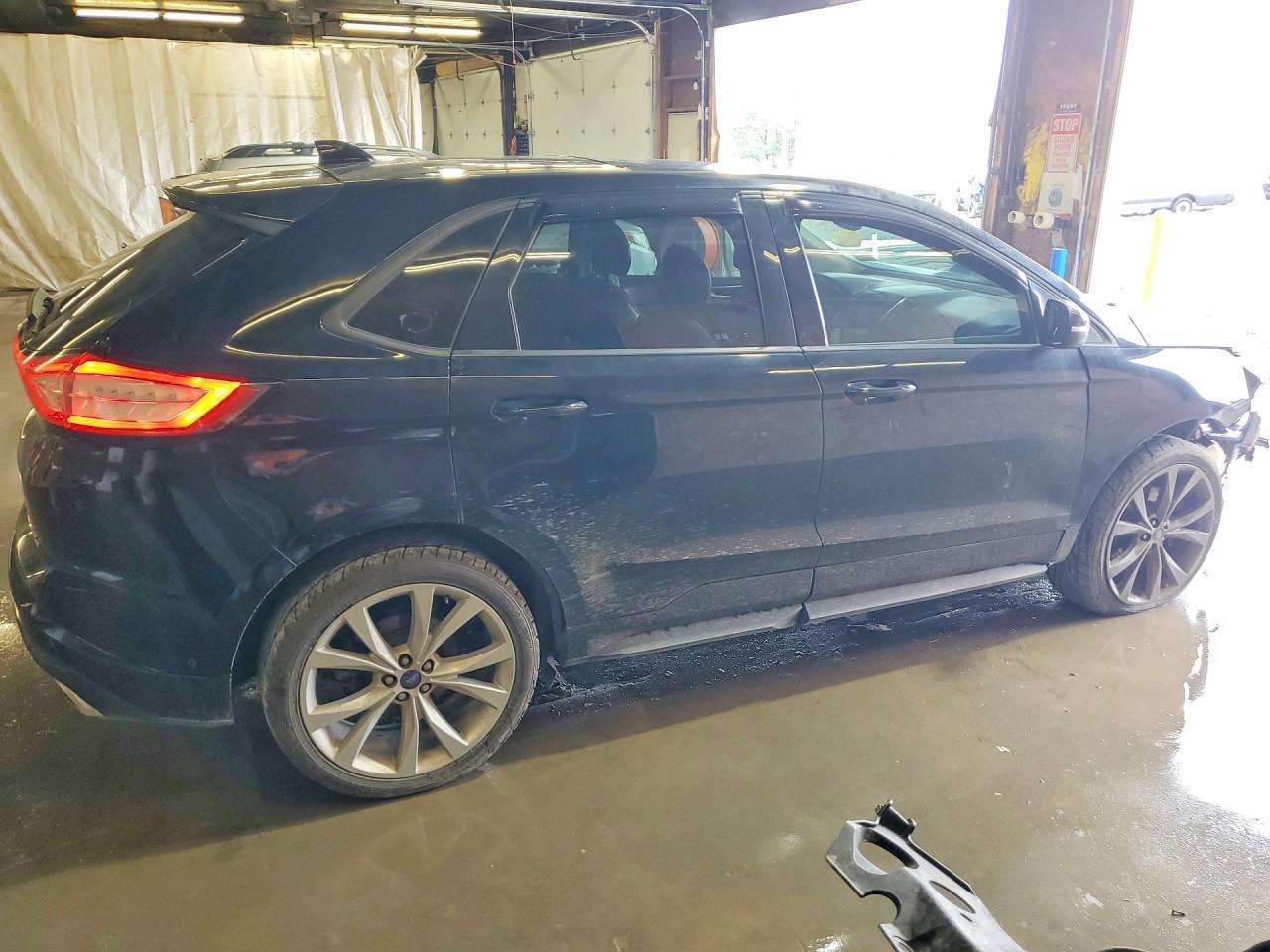 2016 Ford Edge Sport - Фото 3