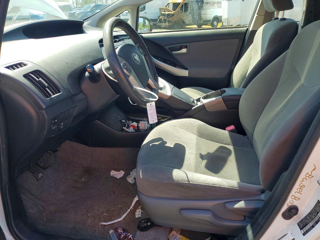 2013 Toyota Prius Three - Image 7
