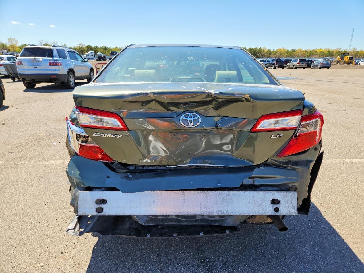 2012 Toyota Camry Le - Фото 6