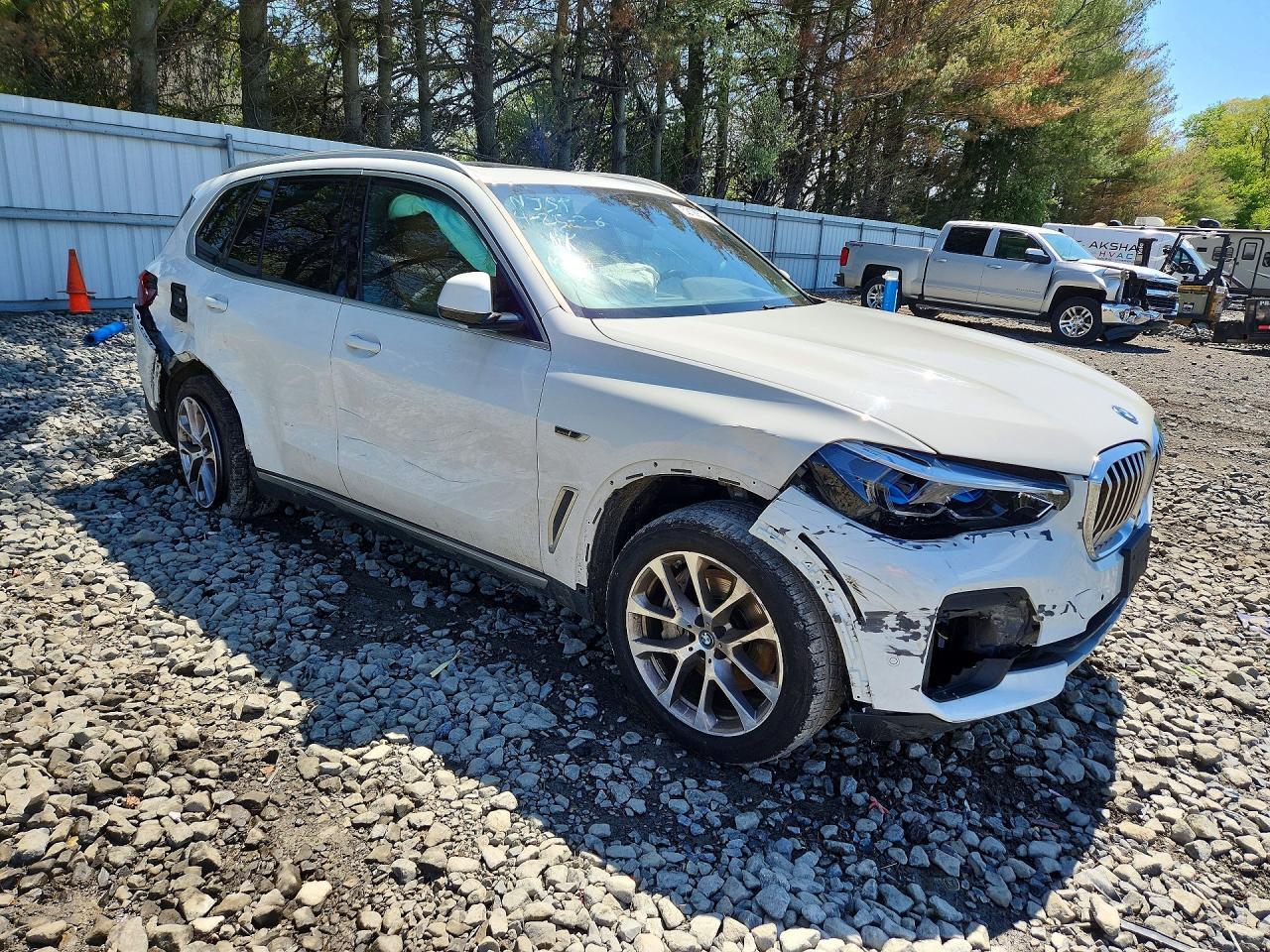 2023 BMW X5 xDrive45E - Image 4