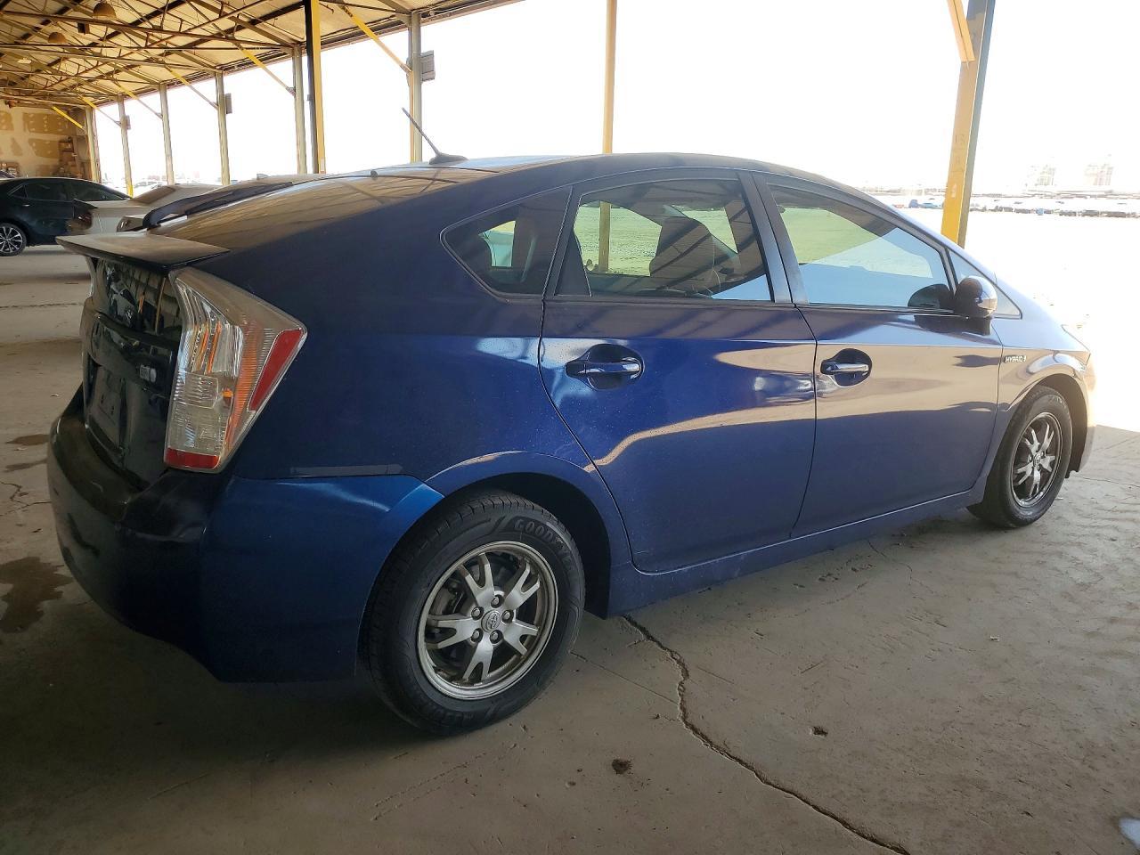 2010 Toyota Prius Iii - Image 3