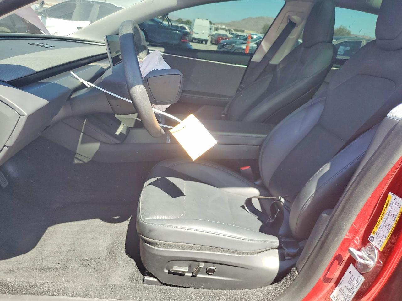 2025 Tesla Model 3 - Фото 7