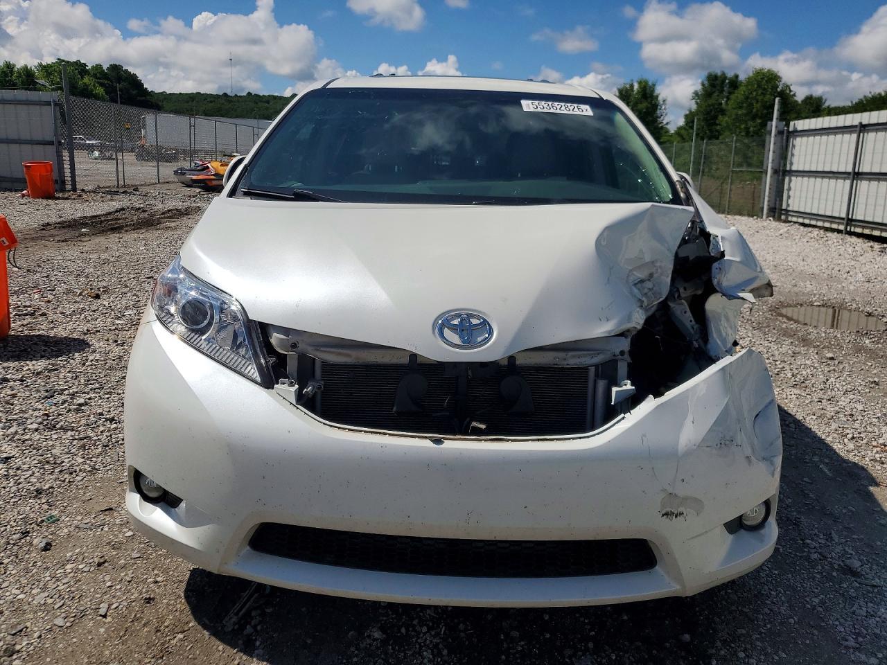 2017 Toyota Sienna Xle Premium 8-Passenger - Фото 5