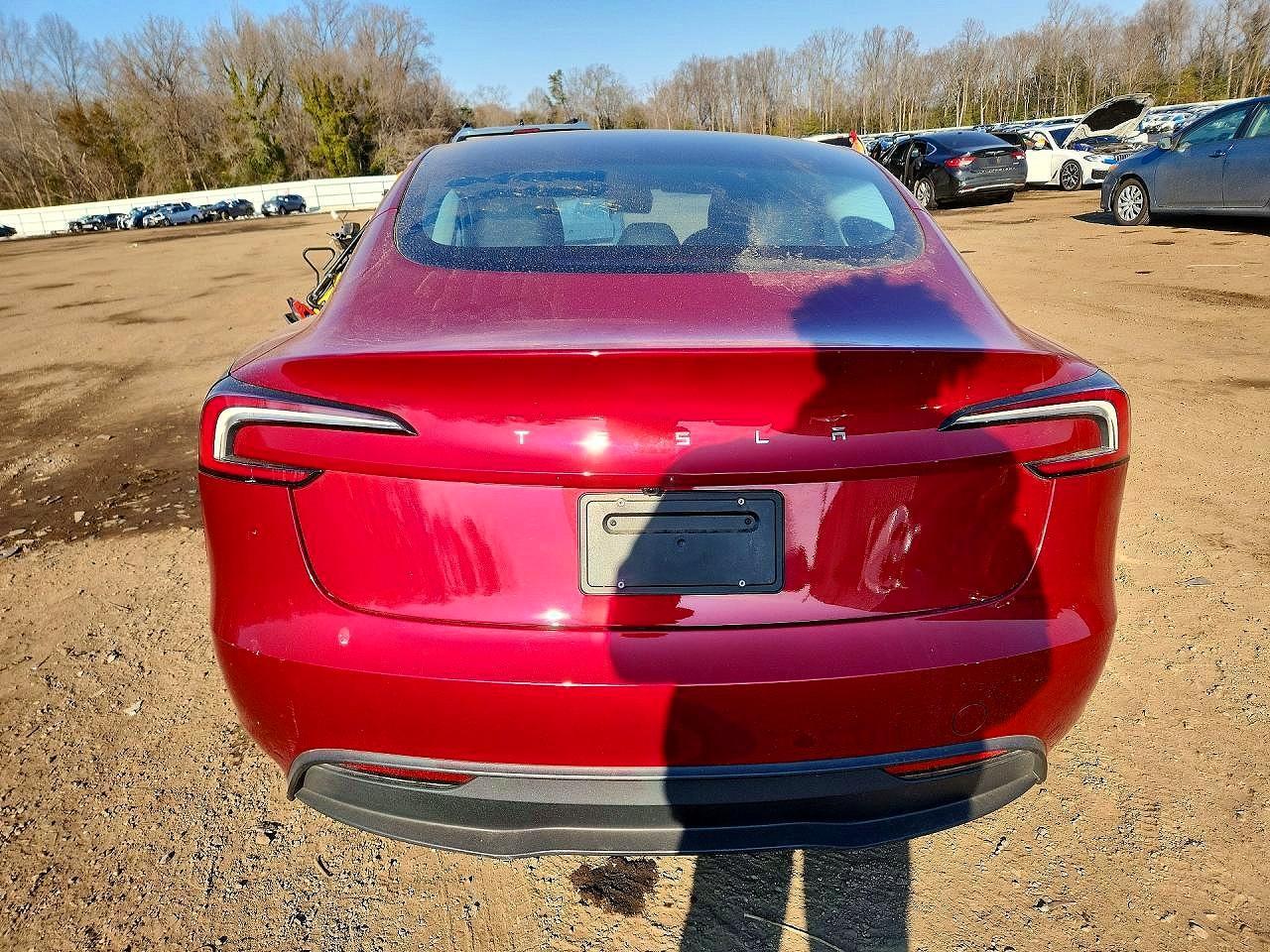 2025 Tesla Model 3 - Фото 6