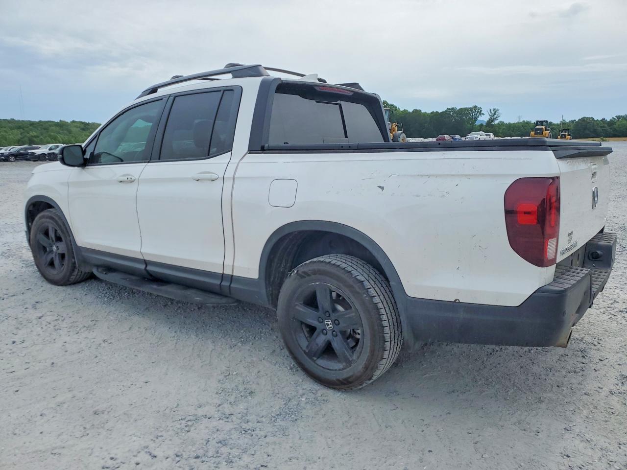 2023 Honda Ridgeline Black Edition - Image 2